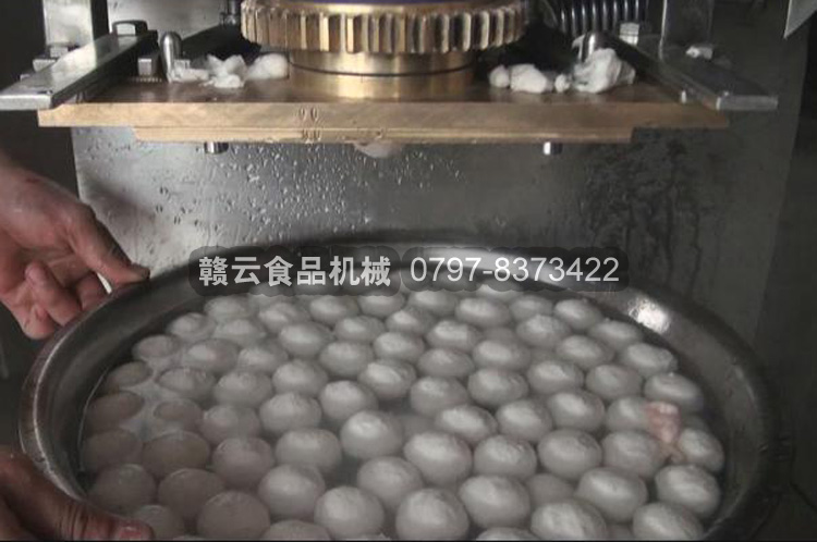 成型好的包芯丸子