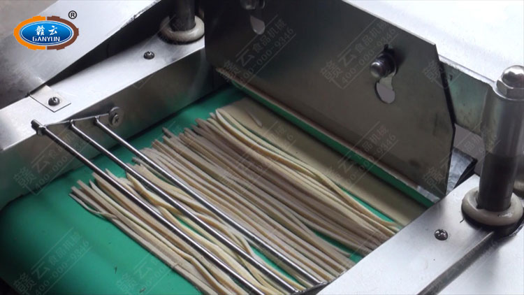 1000型切菜機(jī)切豆皮絲