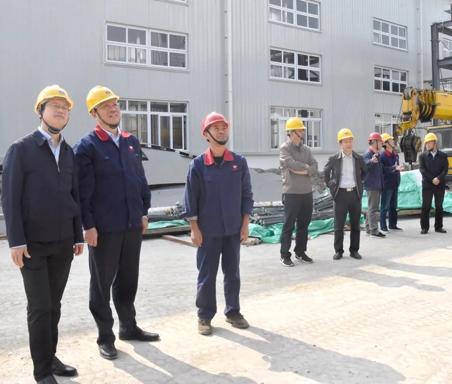 現(xiàn)場安全帽.webp.jpg 現(xiàn)場安全帽.webp.jpg